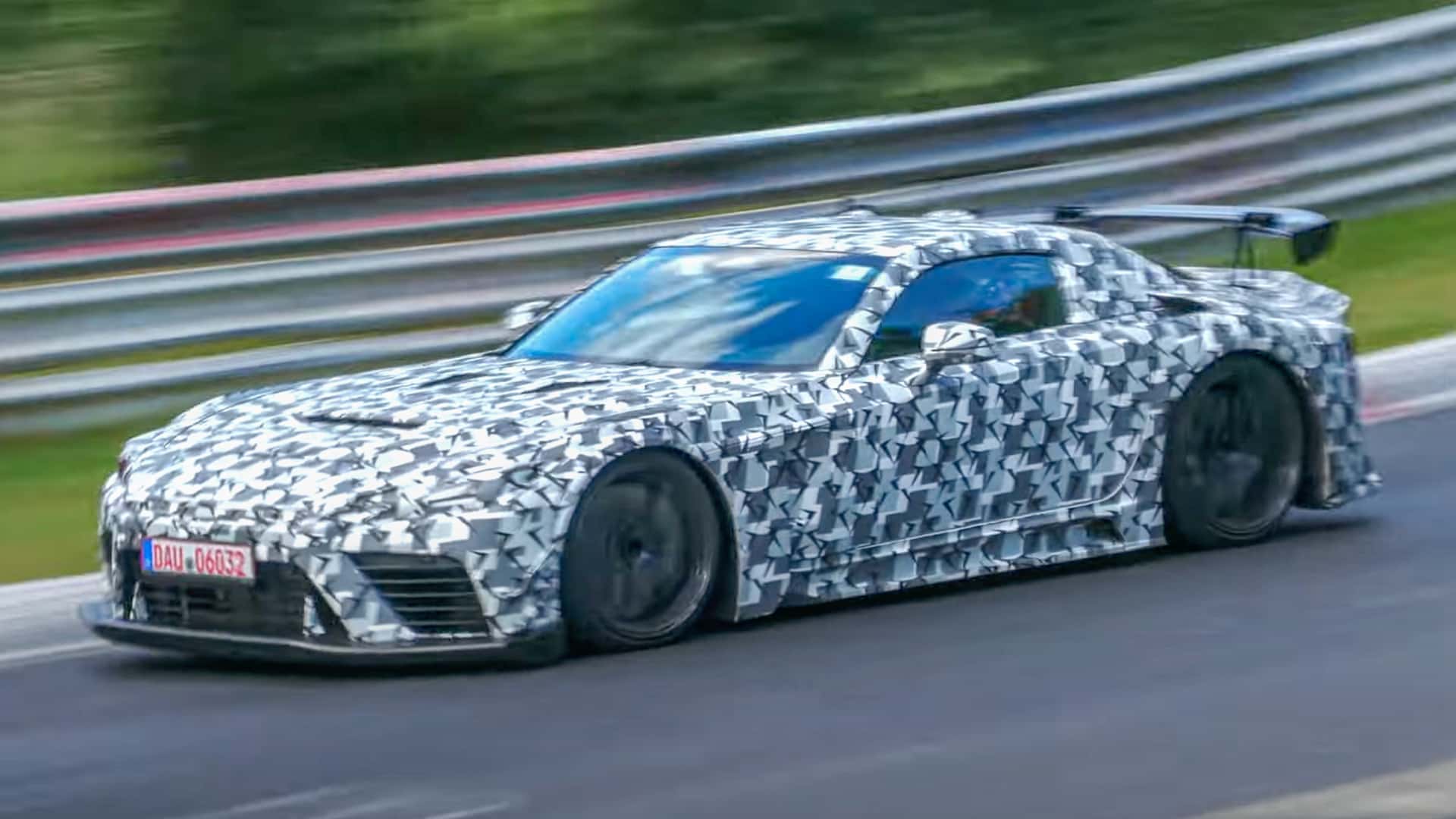 lexus-lfr-nurburgring-hybrid-spy-video.jpg